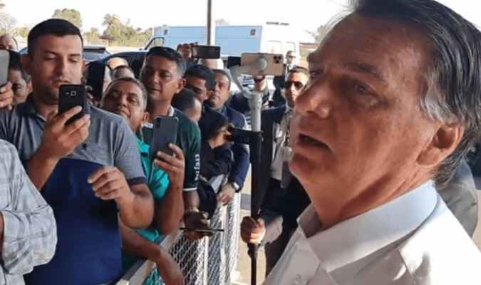 Bolsonaro diz que “câncer” já chegou ao TSE: “Tem que colocar um ponto final”