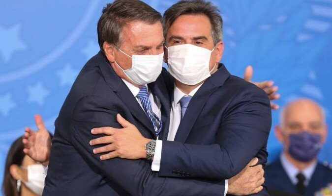 Integrantes do Centrão veem Bolsonaro como “canoa furada” e avaliam desembarque