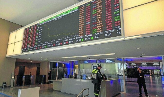 Bolsa acende sinal de alerta e investidores operam com cautela