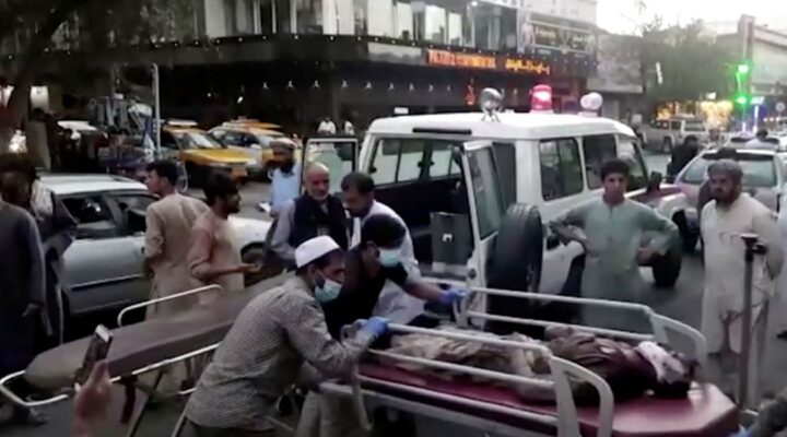 Afeganistão: novo balanço indica pelo menos 95 mortos em explosões