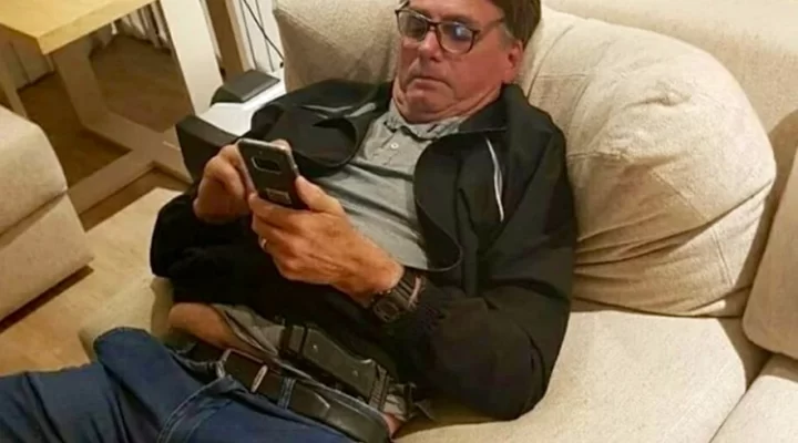 Bolsonaro diz que pedirá impeachment de Barroso “nos próximos dias”