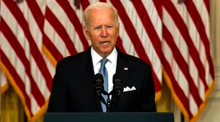 Biden chama militares mortos em Cabul de heróis e diz que terroristas ‘vão pagar’