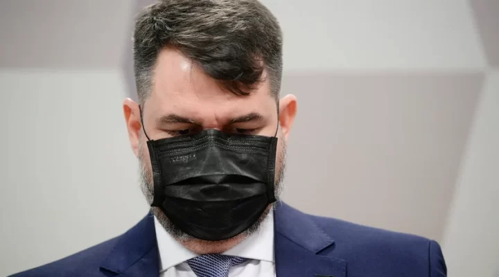 Túlio Silveira passa a ser investigado pela CPI após ficar em silêncio