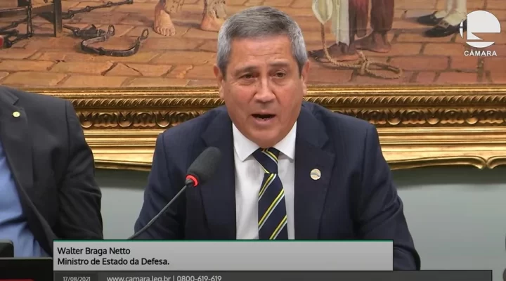 “Não existe política dentro do quartel”, diz Braga Netto