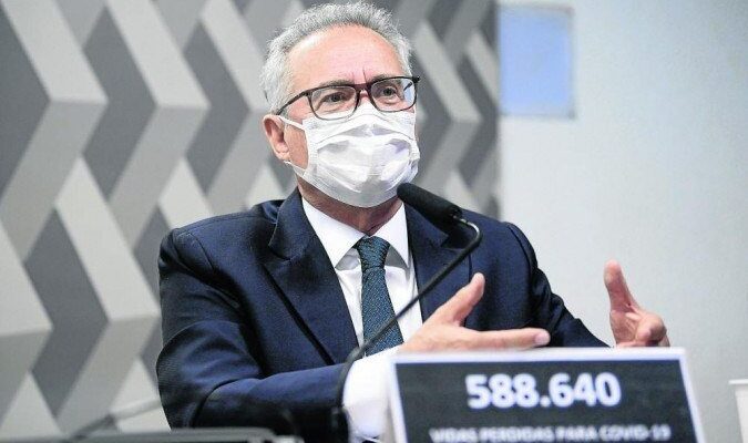 Relator da CPI, Renan Calheiros quer Bolsonaro indiciado por prevaricação no caso Covaxin