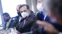 Tolentino diz não ter relação com FIB Bank e é desmentido na CPI