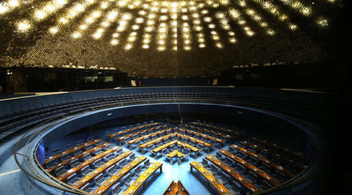 Senado libera candidatura para políticos com contas rejeitadas e punidos apenas com multa