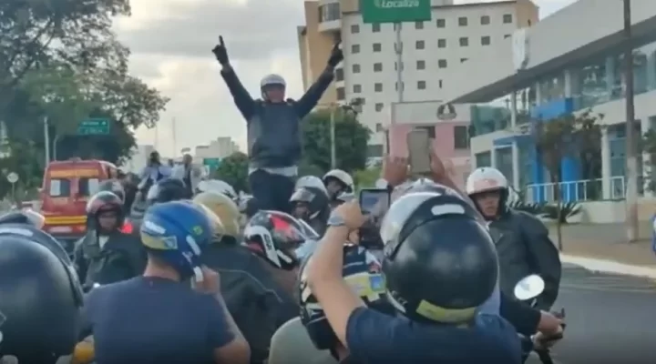 O ultimato de Bolsonaro não pode ser tolerado