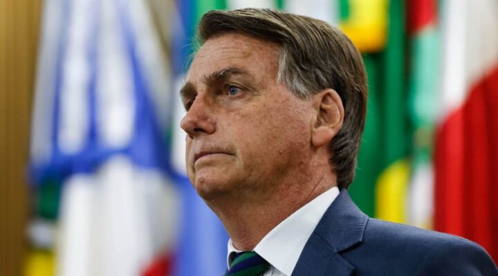 STF adia julgamento sobre depoimento presencial de Bolsonaro