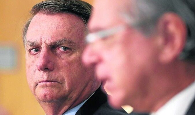 Para bancar Auxílio Brasil, governo federal quer licença para gastar