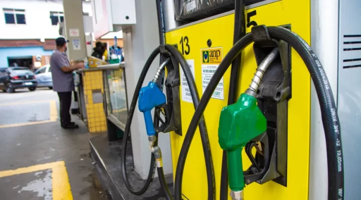 Governo espera queda de R$ 0,10 no diesel com decreto que muda regra ambiental