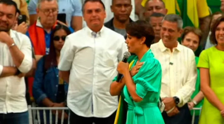 Michelle infla nº de leis sobre proteção às mulheres sancionadas por Bolsonaro