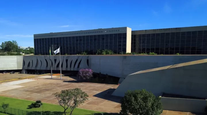 Bolsonaro indica Messod Azulay Neto e Paulo Sérgio Domingues para STJ