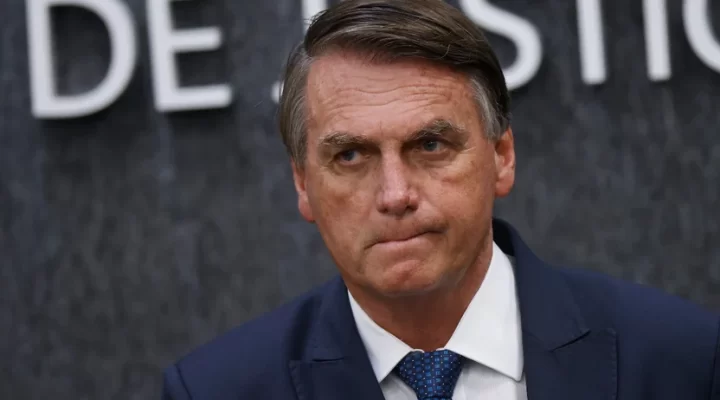 Em recado a Fachin, Bolsonaro crítica “ações autoritárias de tiranos”