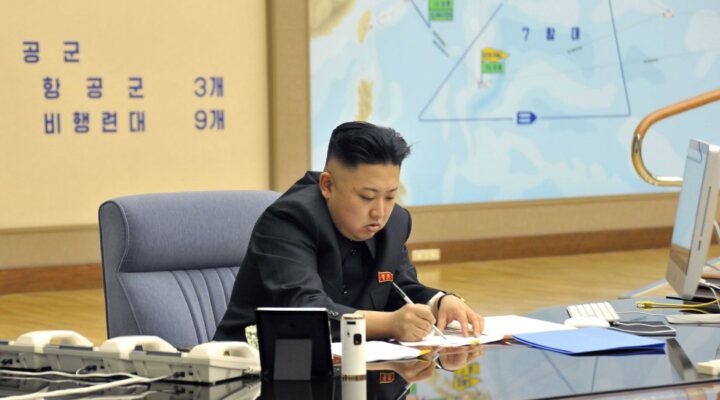 Coreia do Norte lança mísseis capazes de transportar armas nucleares
