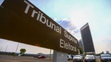 TSE multa campanha de Lula em R$ 15 mil por impulsionar vídeos contra Bolsonaro