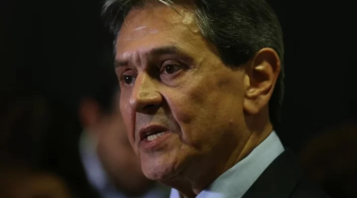 Urgente: Moraes determina prisão de Roberto Jefferson, que resiste com tiros