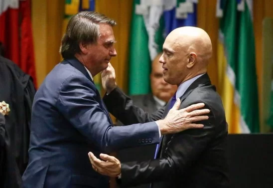 Alexandre de Moraes acata pedido de Bolsonaro e tira vídeo sobre venezuelanas do ar