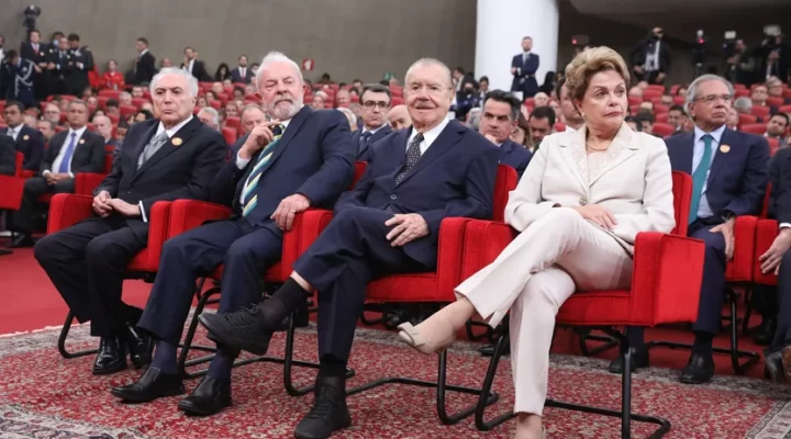 TSE proíbe campanha de Bolsonaro de chamar Lula de ladrão