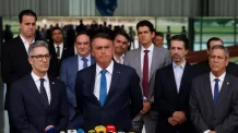 Bolsonaro monta sua própria “frente ampla pela democracia”