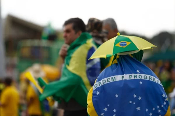 Ação do PL contra urnas dá fôlego a protestos e fortalece fake news