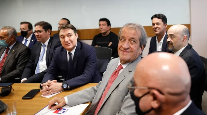 Gilmar tenta dissuadir Valdemar de questionar urnas