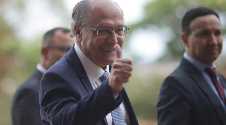 Alckmin diz que solução para entrave orçamentário deve ser mesmo via PEC e LOA