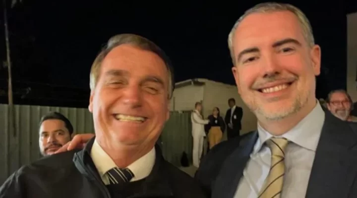 Bolsonaro nomeia André Ramos Tavares como ministro substituto do TSE