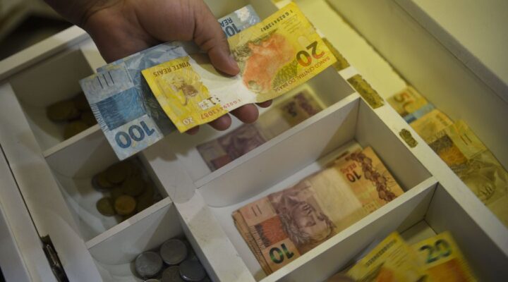 Mercado financeiro eleva projeção da inflação de 5,88% para 5,91%