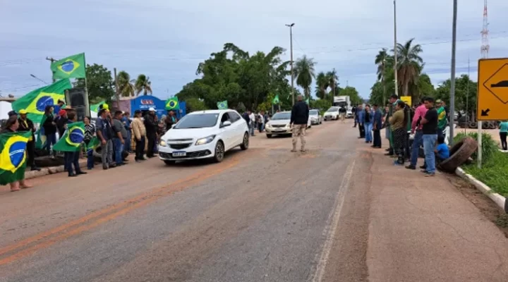 PRF diz que efetuou 65 prisões e aplicou 7,3 mil multas por bloqueios