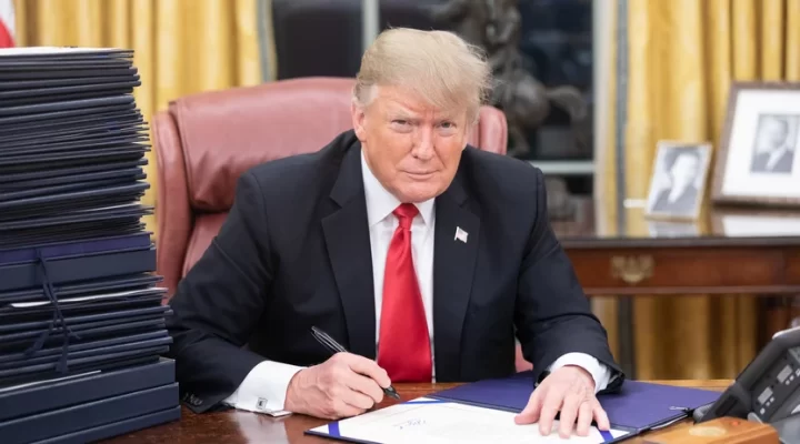 Trump anuncia pré-candidatura à Presidência dos EUA em 2024