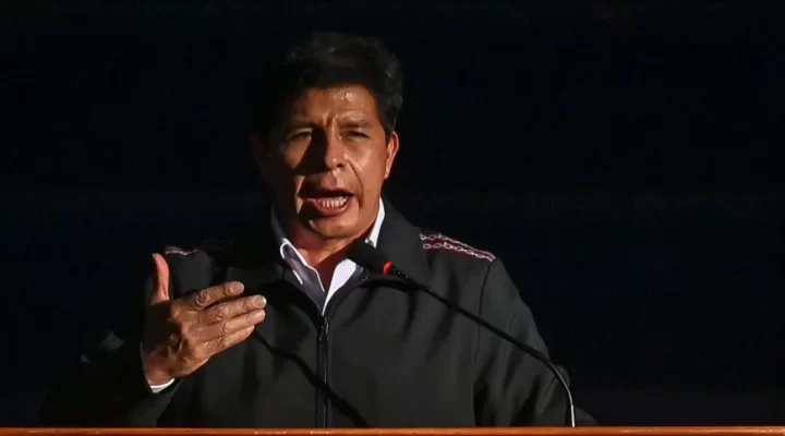 Ex-presidente do Peru é transferido para centro de detenção após tentativa de golpe