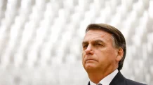 Ainda em silêncio