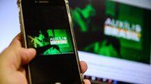 Auxílio Brasil é pago hoje a beneficiários com NIS final 2