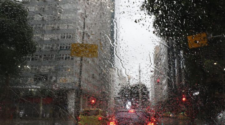 Chuvas fortes deixam morto e feridos no norte do estado do Rio