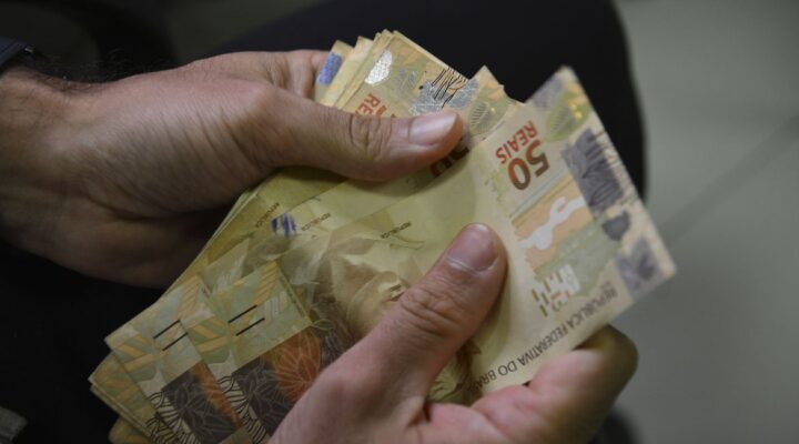 Beneficiários com NIS final 3 recebem hoje o Auxílio Brasil
