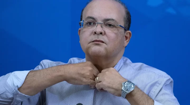Urgente: Polícia Federal faz busca e apreensão na casa de Ibaneis