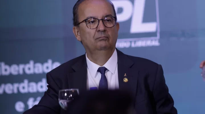 Governador de Santa Catarina tem aumento de 65% no salário