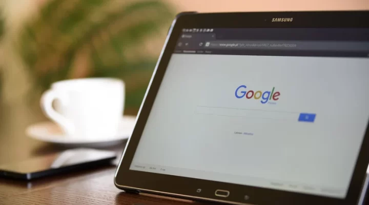 Google anuncia corte de 12 mil funcionários