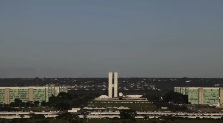 Governo tem 28,1 mil cargos, funções comissionadas ou gratificações nos 37 ministérios e no Planalto